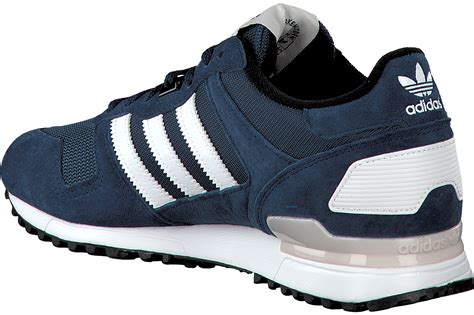 adidas schuh halbhoch aohle blau|Blaue Sneaker von adidas .